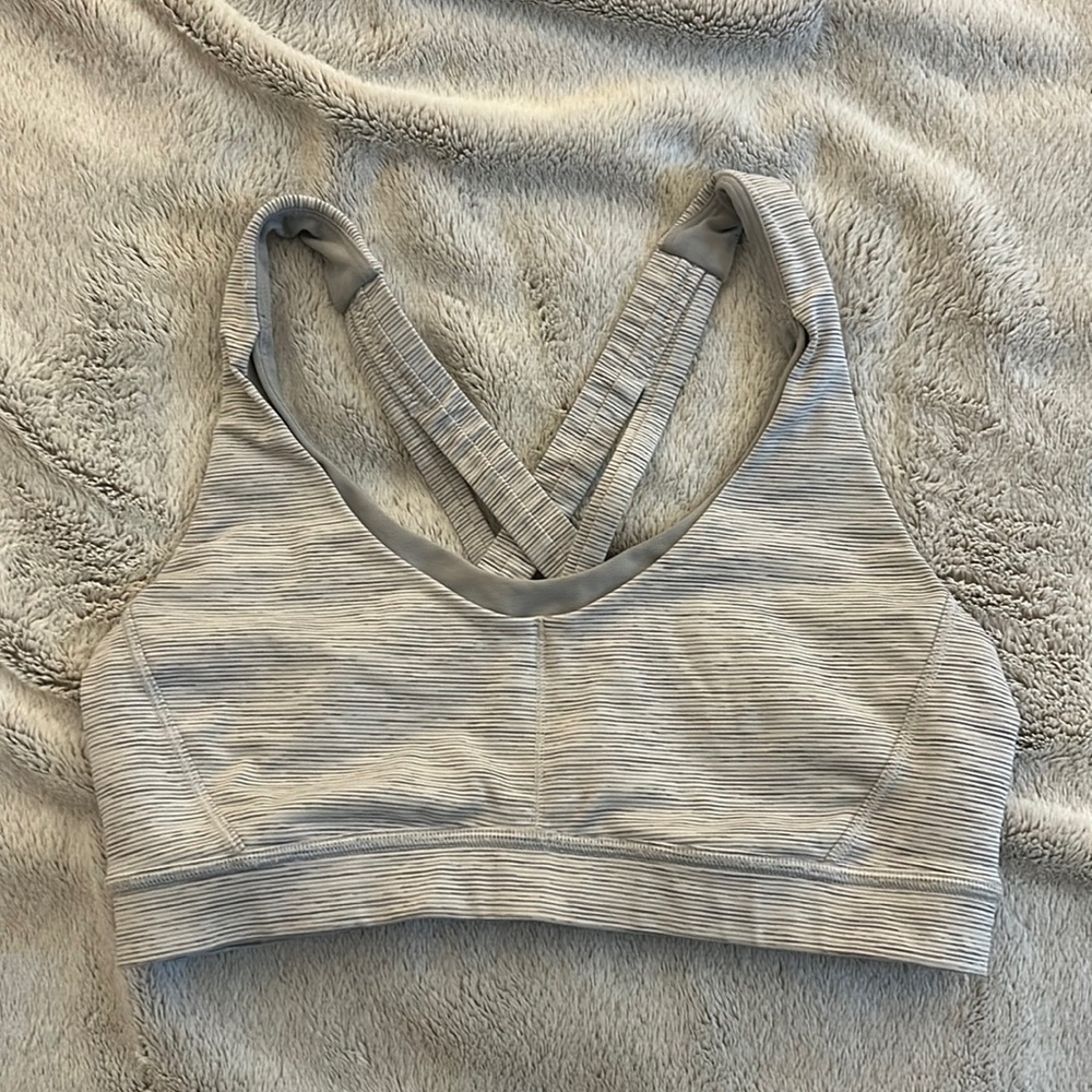Lululemon stash it bra